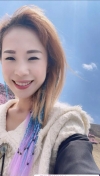 性格开朗友善女