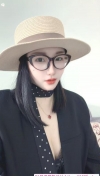 温柔的眼睛姐姐