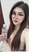大胸风骚眼镜御姐